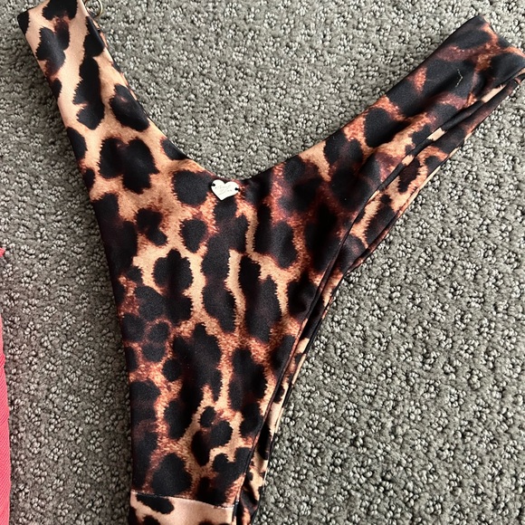 Heart of Sun Leopard Bikini - NEW - Picture 3 of 4